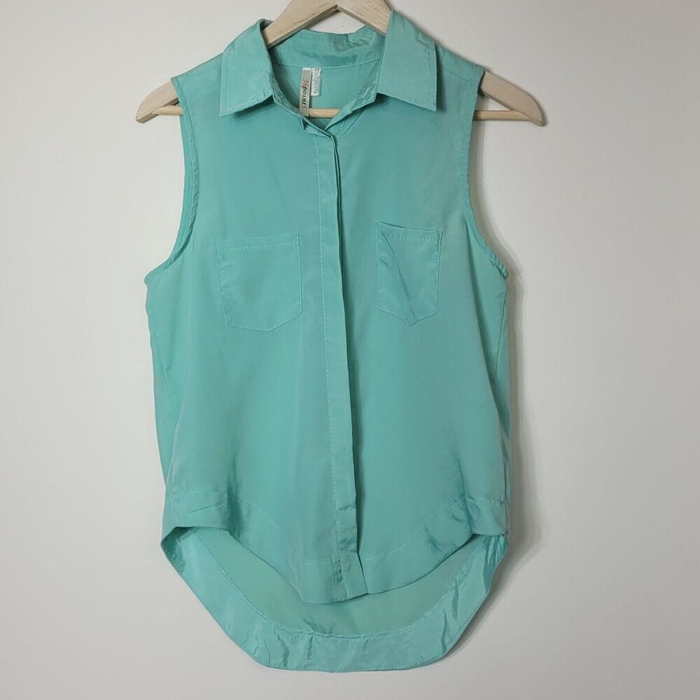 Womens 36 Point 5 Light Teal Button Up Top Size Medium